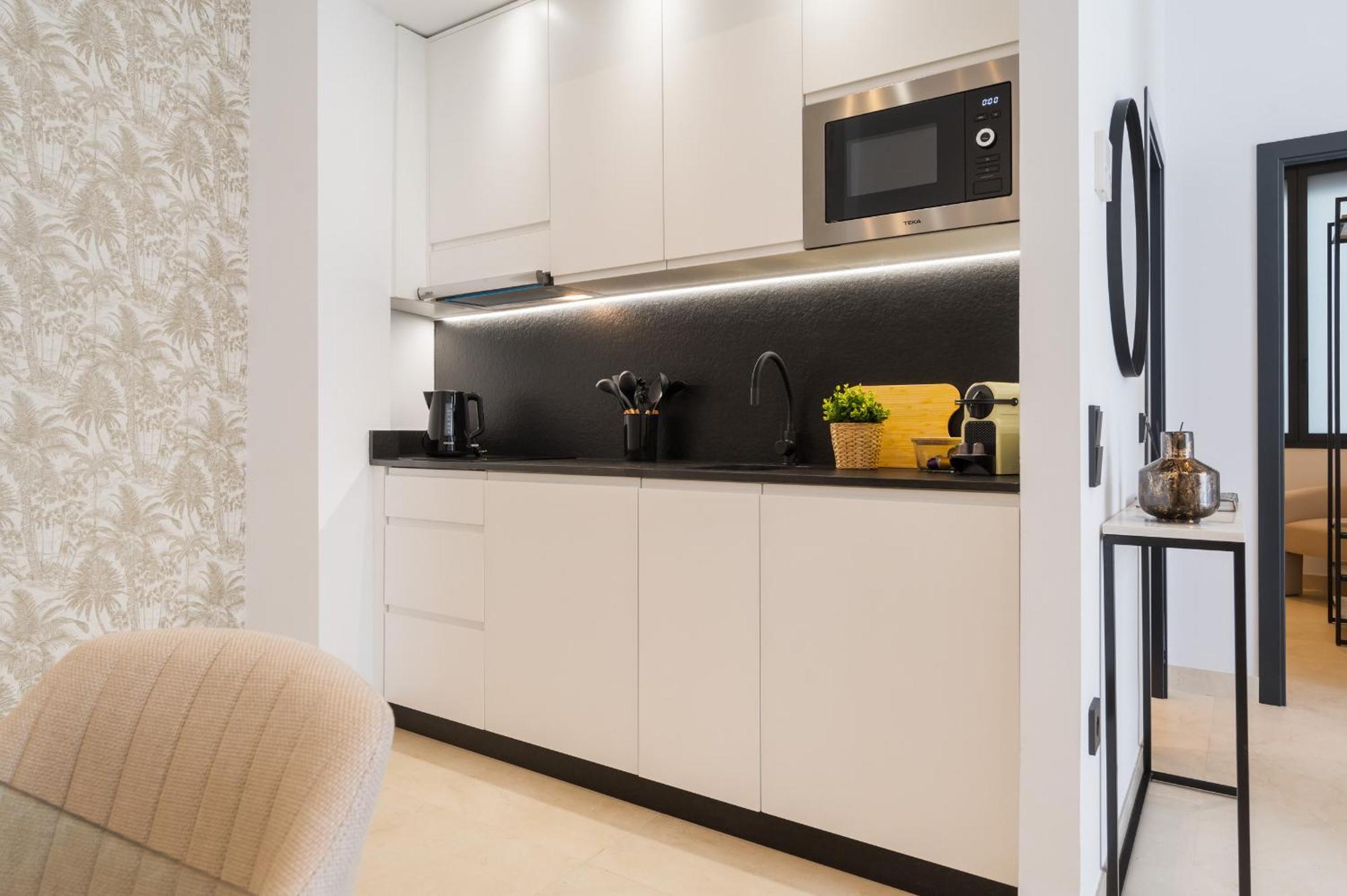 New Design Apartment - Private Patio - Gallos 2 Севилья Экстерьер фото