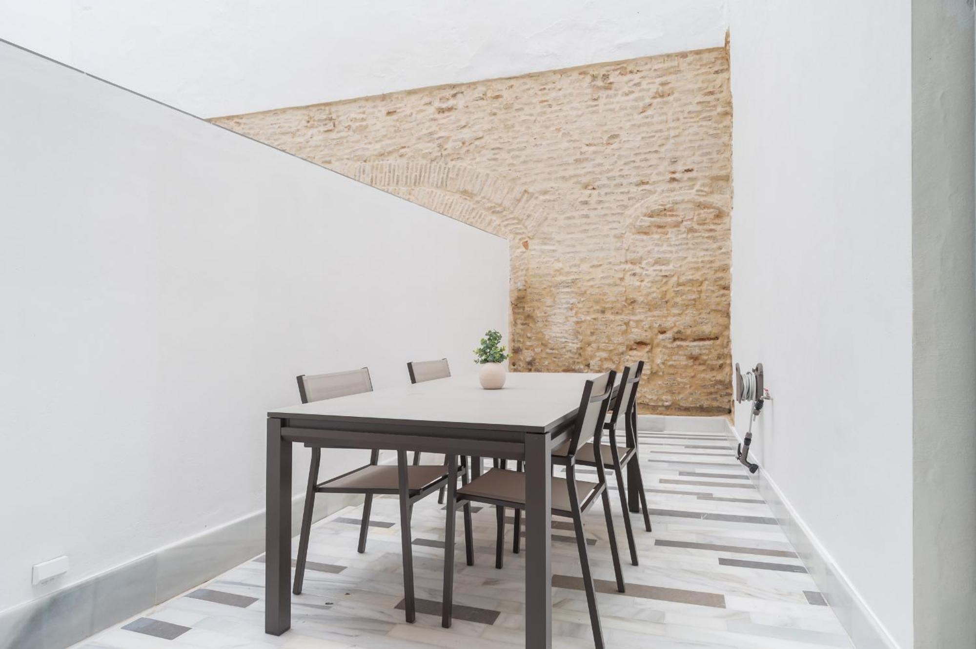New Design Apartment - Private Patio - Gallos 2 Севилья Экстерьер фото