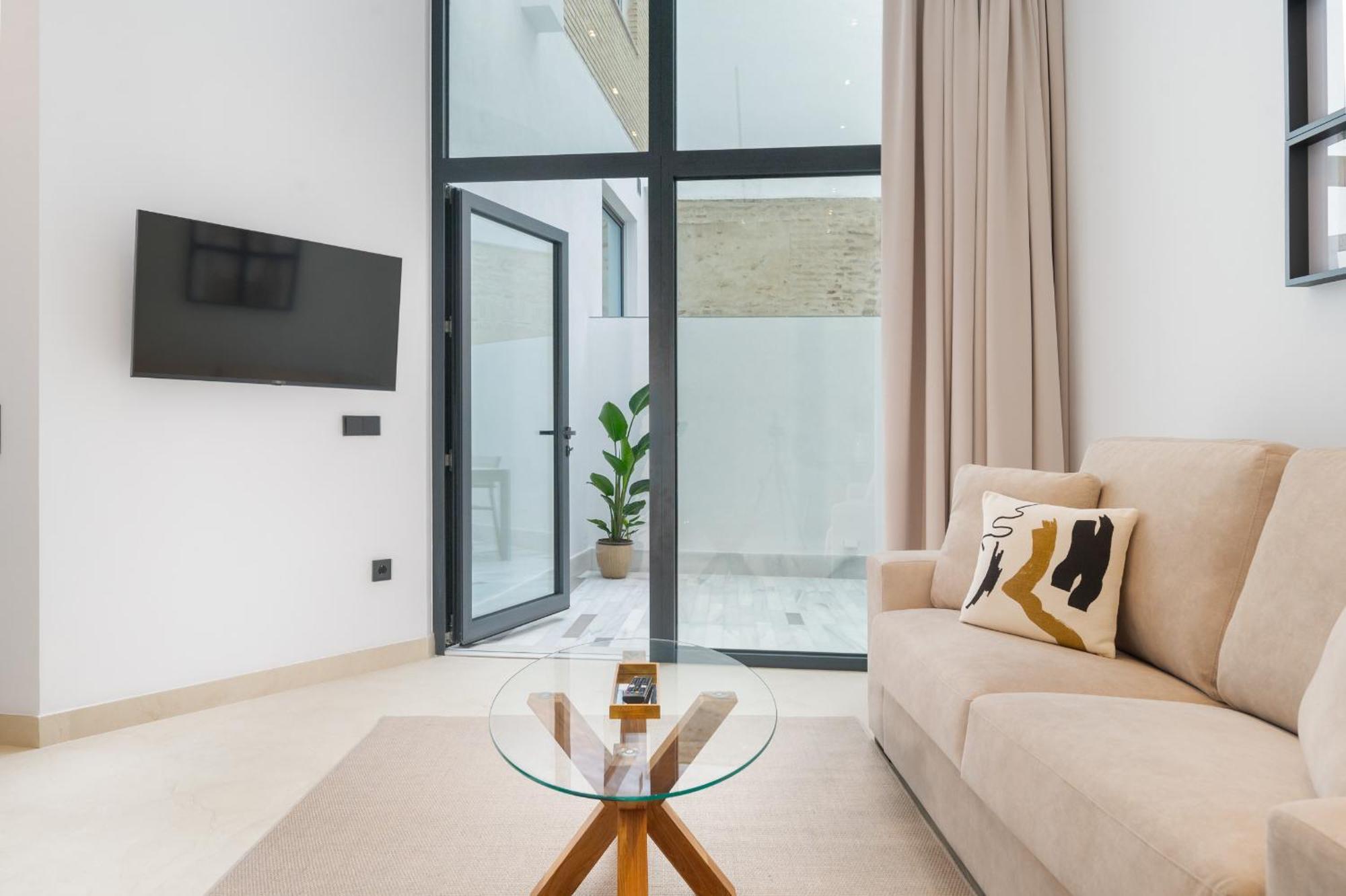New Design Apartment - Private Patio - Gallos 2 Севилья Экстерьер фото