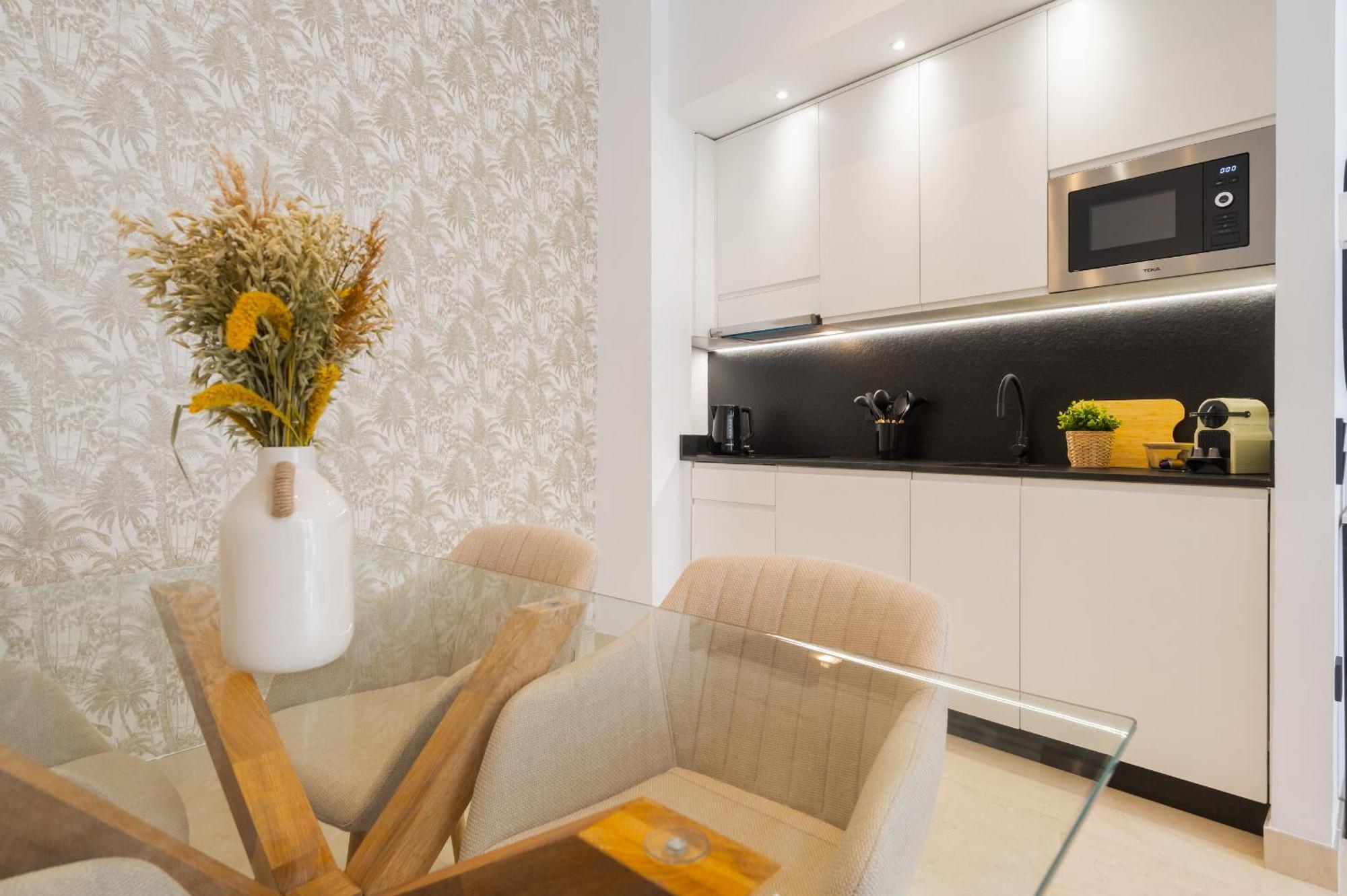 New Design Apartment - Private Patio - Gallos 2 Севилья Экстерьер фото